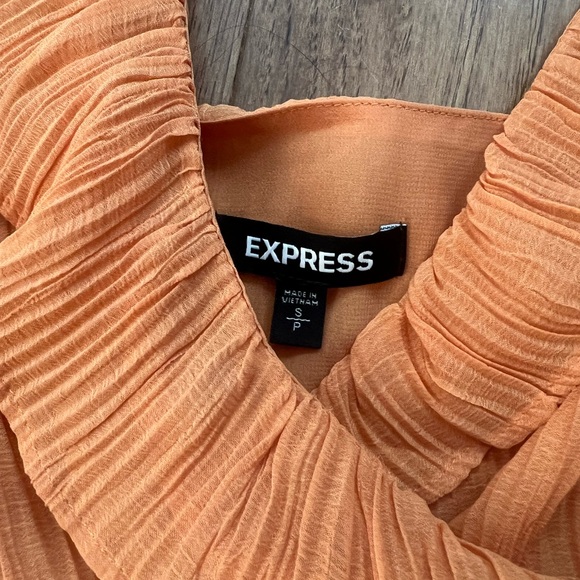 Express Ruffled blouse - Picture 2 of 3